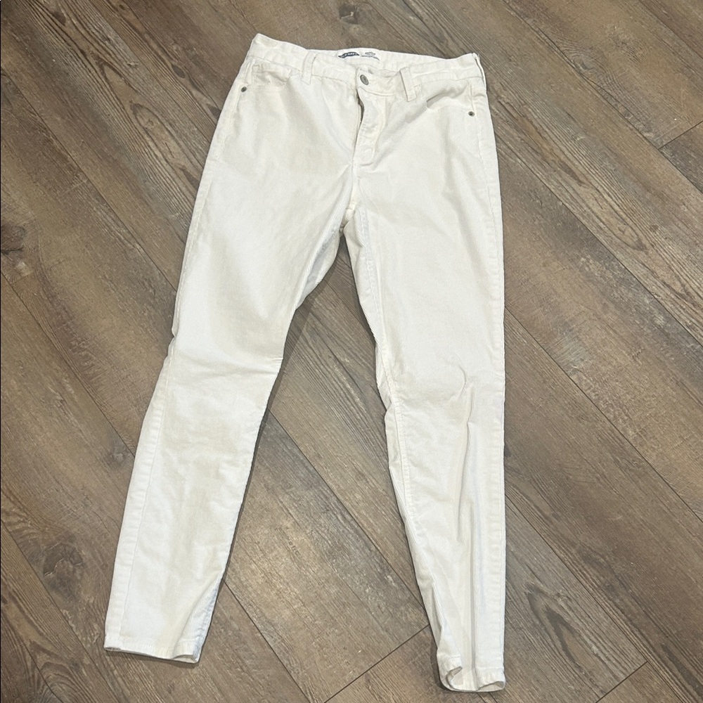 Old Navy women’s Cream Skinny Jeans